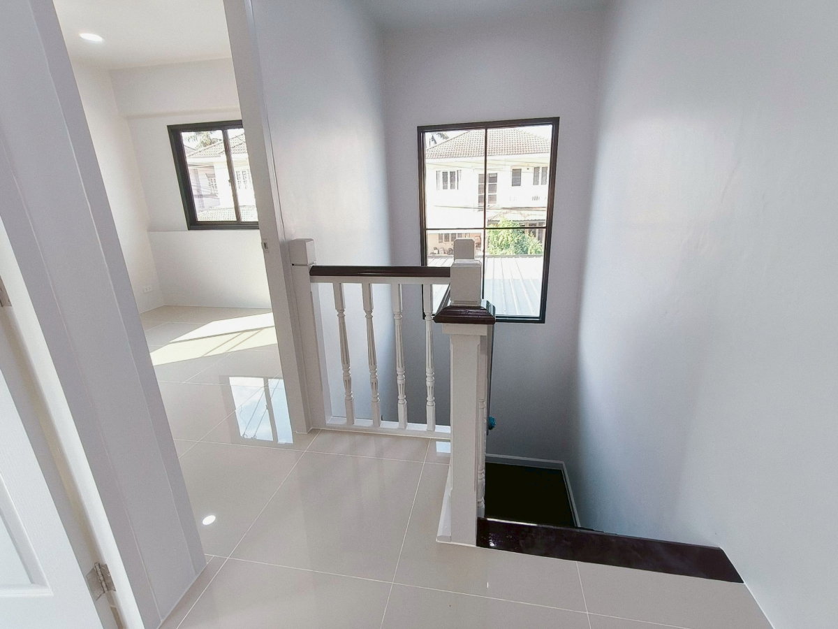 รูป บ้านเดี่ยว ลำลูกกา ใกล้สถานีรถไฟฟ้า คูคต หมู่บ้านชัยพฤกษ์ บุศรินทร์ ลำูกกาคลองสอง เสมาฟ้าคราม ต้นโครงการ นัดชมบ้านด่วน 085-318-6868 คุณวา - รูปที่ 20/23