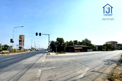 ที่ดิน ถนนบางกรวย-ไทรน้อย : ขายที่ดินถมแล้ว 196 ตารางวา ติดถนนบางกรวย–ไทรน้อย หน้ากว้าง 30 เมตร ตรงข้ามBig C