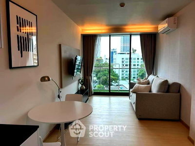 Condos for rent : 1-BR Condo At Via 49, 8th-Floor, 46 Sqm Near BTS Phrom Phong (ID 1924668)