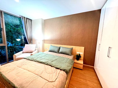 Condos for sale : Klass Silom【𝐒𝐄𝐋𝐋 & 𝐑𝐄𝐍𝐓】🔥Dark-toned room with controlled mood and tone, sleek and stylish furniture.🔥 Contact Line ID: @hacondo