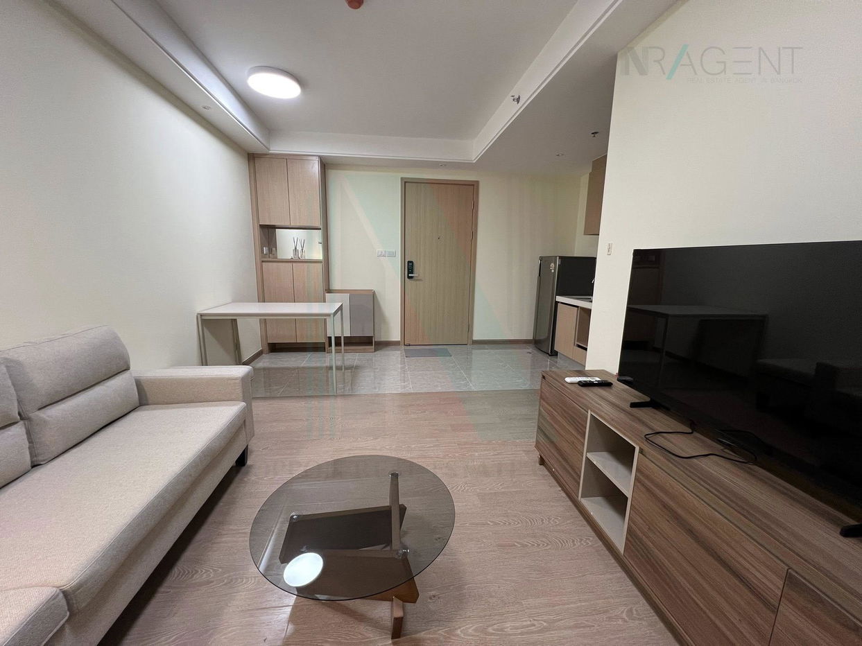 picture For Rent Condo REGAL SATHON - NARADHIWAS Building 1, Floor 26,1 bed room, Room size 37 sqm - 6/8