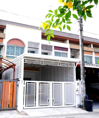 ทาวน์โฮม รพ.เอสวายเอช : ทาวน์โฮม2ชั้น โครงการเดอะพิช ตกแต่งสวยงาม ซอยรามอินทรา8  ถนนรามอินทรา แขวงอนุสาวรีย์ เขตบางเขน ใกล้รถไฟฟ้า เซ็นทรัล