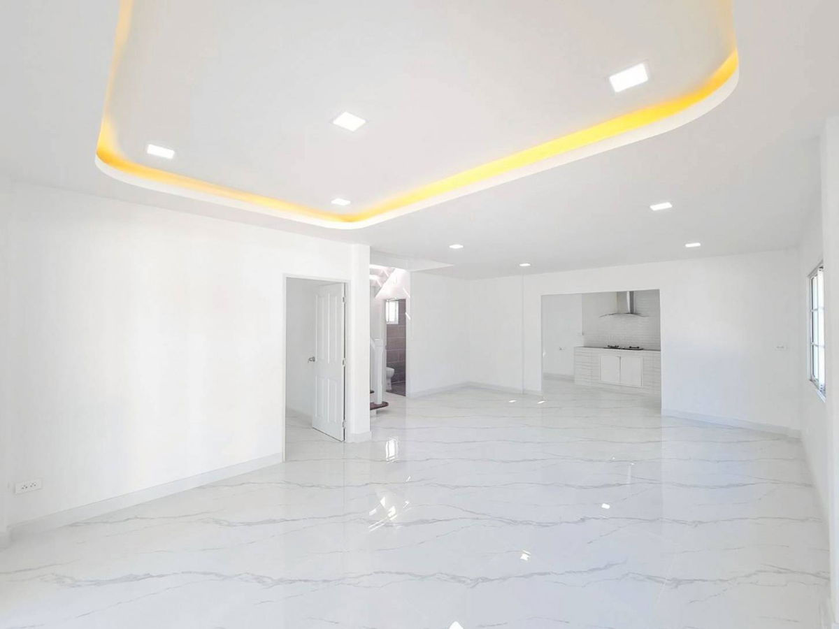 รูป  บ้านเดี่ยว ตกแต่งรีโนเวทใหม่ ทำเลดี หมู่บ้านสิรารมย์ ลำลูกกา คลอง 4 ถนนลาดสวาย ถนนไสวประชาราษฎร์ ปทุมธานี - รูปที่ 10/19