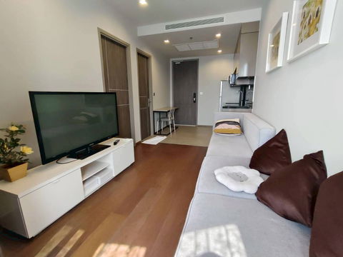 ให้เช่า Ideo q victory ห้องขนาด 1 ห้องนอน 1 ห้องน้ำ ตกแต่งสวย พร้อมเข้าอยู่ ใกล้ BTS อนุสาวรีย์ สนใจแอดไลน์ spoywink