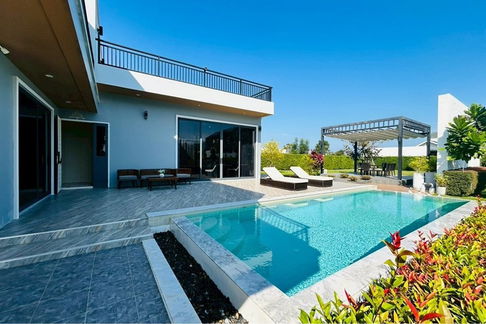 [920601001-912] ขายบ้านสองชั้นพร้อมระเบียงกว้างขวางในปากน้ำปราณ