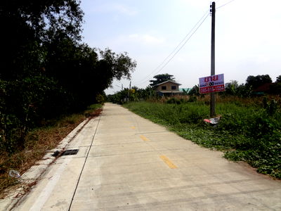 ขายที่ดิน : ที่ดินคลองหลวงคลองหนึ่งเทพกุญชร45เนื้อที2งานใก้ลประตูน้ำพระอินทร วังน้อยออกพหลโยธินเชียงรากน้อยเพียง1กม.สาธารณูปโภคไฟฟ้า-ประปาพร้อมเหมาะปลูกบ้าน โกดัง