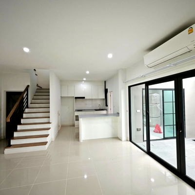 Townhouses for rent The Crystal SB : For rent Baan Klang Muang The Edition Pinklao - Borom