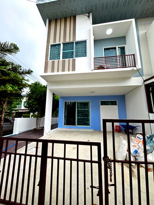 Townhouses for sale : House for sell, good environment, closed your work place