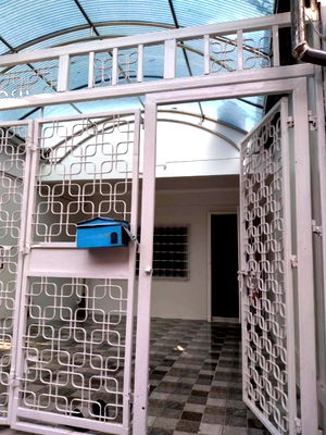 Townhouses for rent Soi Sukhumvit 101 : Sukhumvit 97/1 100SQM Townhouse for Rent - Only 80 m. to main Sukhumvit road & BTS Bang Chak 