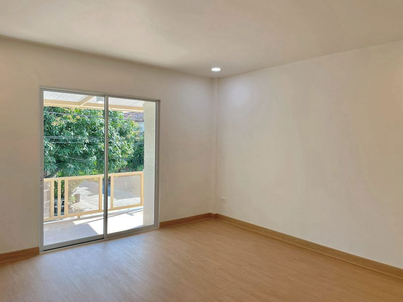 รูป ขายทาวน์เฮ้าส์ 2 ชั้น หมู่บ้านปิยวรารมย์ 1 บางบัวทอง ขนาดพื้นที่ 22 ตารางวา 4 ห้องนอน 2 ห้องน้ำ ตกแต่งใหม่พร้อมอยู่ - รูปที่ 9/16