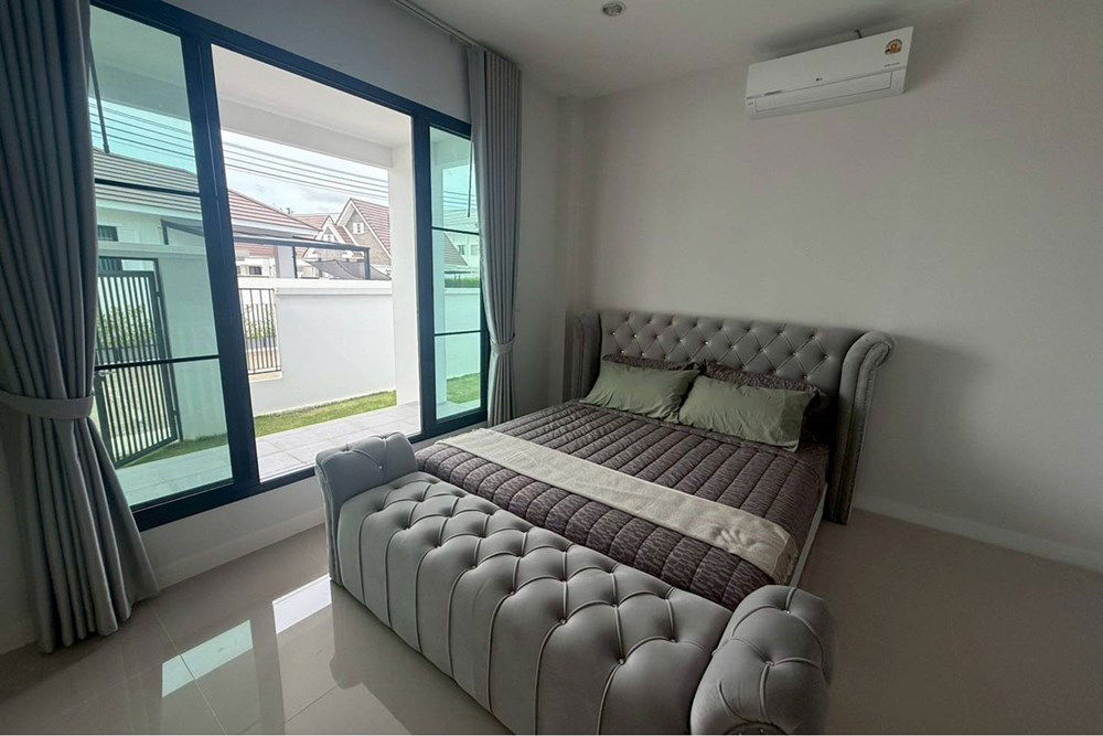 รูป [920471004-1141] บ้านวิลล่าพร้อมสระว่ายน้ำ 3 ห้องนอน 3 ห้องน้ำ @ แฮมป์ตัน บางเสร่ - รูปที่ 4/18