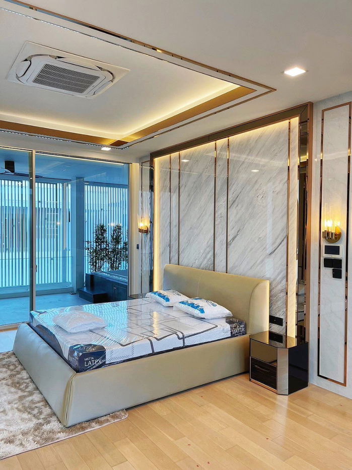 picture Vive Ekkamai- Ramintra - 5/10