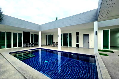 Houses for sale Hua Hin Prachaubkirikhan : [920601001-378] Black Lotus Luxury Villa, 3 Bed 3 Bath in Hua Hin Soi 112 For Sale