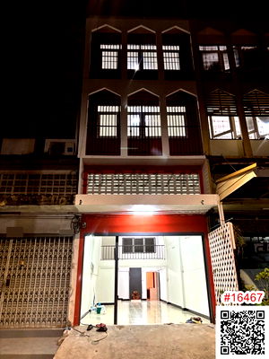 Shophouses for rent Boromarajonani College Of Nursing Noppharat Wachi : For rent: 3.5-story commercial building located in Soi Serithai 48, approximately 40 meters from the main road.