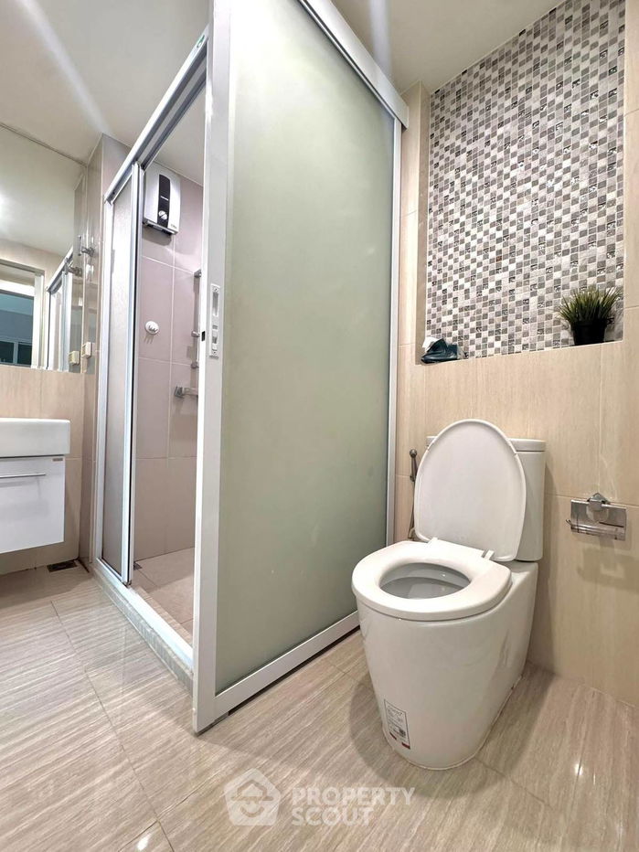 picture 1-BR Condo at Life Ratchadapisek near MRT Huai Khwang (ID 2592325) - 11/11