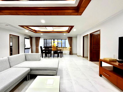 Condos for rent : Large 2 Bedroom Apartment Located in Phrom Phong Area - BR20135AP