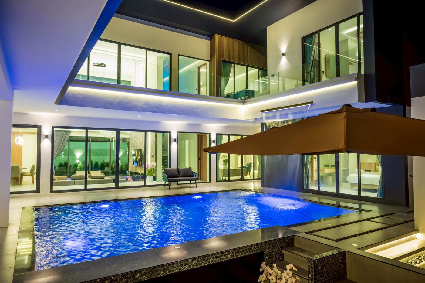 picture Ultra Luxury Newly Completed Villa for Sale in Na Jomtien - 4/20