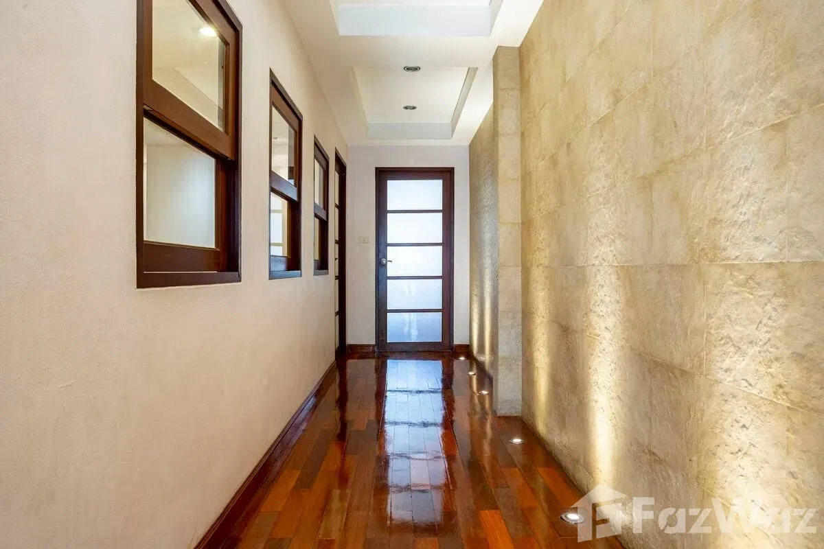 picture Modern 4BR/4F Townhouse w Rooftop Lounge + Parking, Sukhumvi 1153612 - 23/63