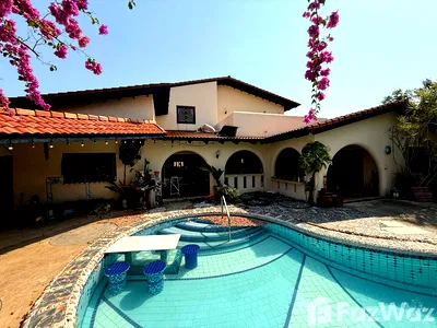 Houses for sale Chonburi : Beautiful 5-Bedroom Pool Villa near Maprachan Lake 6007778