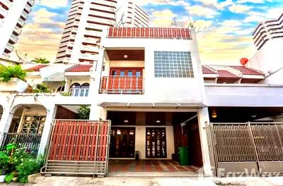Townhouses for rent J Avenue Thonglor : Modern 4BR/4F Townhouse w Rooftop Lounge + Parking, Sukhumvi 1153612