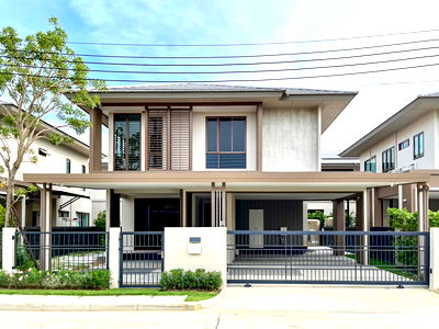 ขายบ้านเดี่ยว : บ้านเดี่ยวหรู 2 ชั้น โครงการบุราสิริ กรุงเทพกรีฑา | 4 ห้องนอน พื้นที่ใช้สอย 224 ตร.ม.