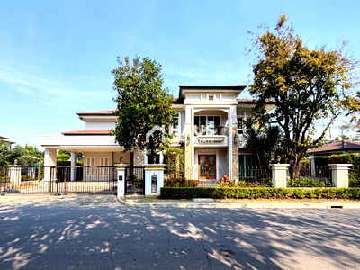 Houses for sale : Granada Pinklao - Phetkasem / 4 Bedrooms #HPHU042