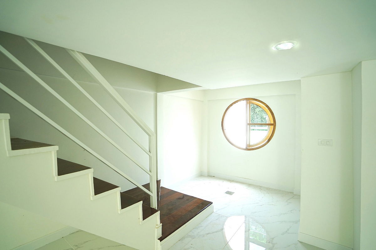 รูป บ้านสวย ทำเลดี หมู่บ้านสุดจิตต์นิเวศน์ ท่าข้าม พระราม 2 ทาวน์เฮ้าส์ 3 ห้องนอน รีโนเวทใหม่ ใกล้เซ็นทรัล พระราม 2 - รูปที่ 11/25