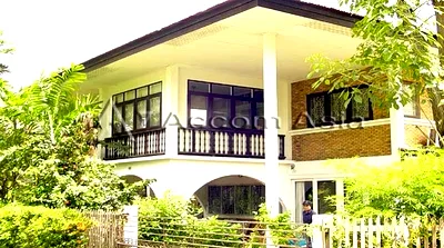 Houses for rent Bangkok : 🔼🔽 AccomA 📩  4 BR House @Thai Village (50147)