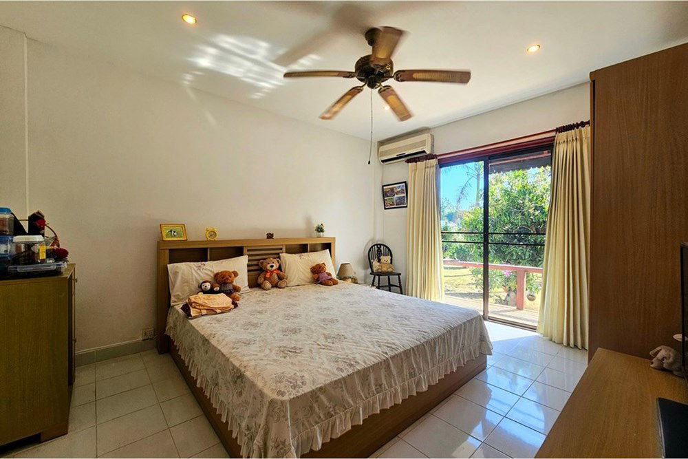 picture [920601001-914] Spacious Private Villa, 3 Bed 3 Bath in Hua-Hin Soi 6 For Sale - 39/43