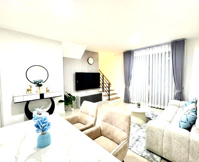 Townhouses for rent : for RENT  :  PLENO sukhumvit-bangna 3 please call : 095-3905490