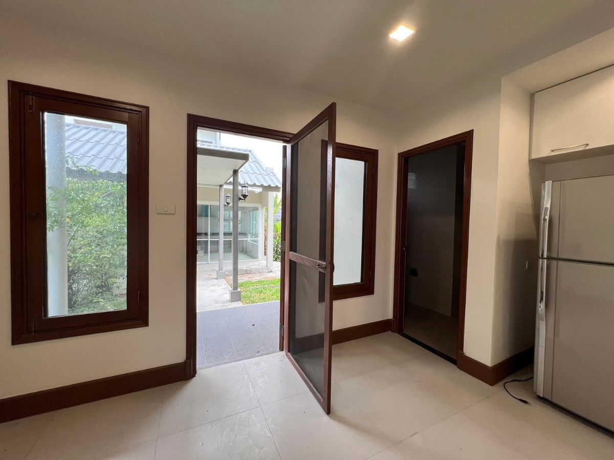 รูป ให้เช่าบ้านเดี่ยว ซอยราชครู อารีย์ เนื้อที่ 297 ตรว พื้นที่ใช้สอย 410 ตรม 5 นอน 5 น้ำ เฟอร์ครบพร้อมอยู่ เหมาะทำออฟฟิศ ที่อยู่อาศัย - รูปที่ 6/34