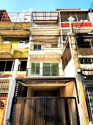 Townhouses for sale Siam University : For sale, 4-storey townhouse, Soi Charoen Nakhon 14, Area 15 square wah, 4 bedrooms 2 bathrooms, Fully furnished