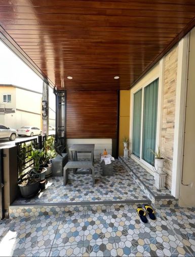 3-bed townhouse for rent, 64 sqm, 23 sq wah, Golden Town Chalermprakiat - Suanluang