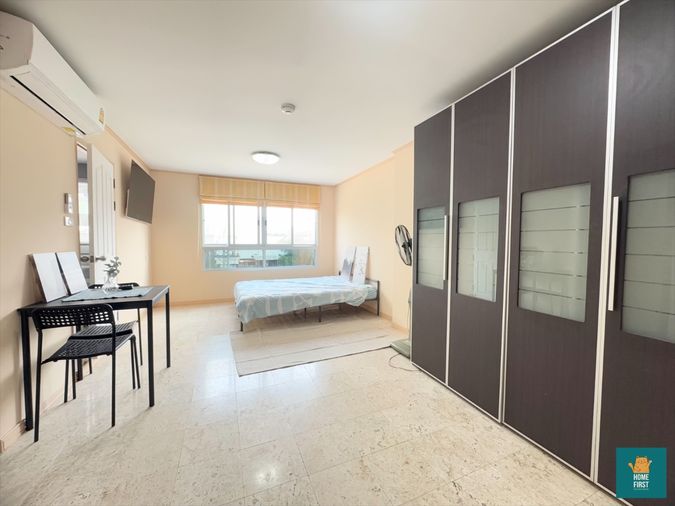 Lumpini Place Sathorn, 30 sq m, 2 million baht.