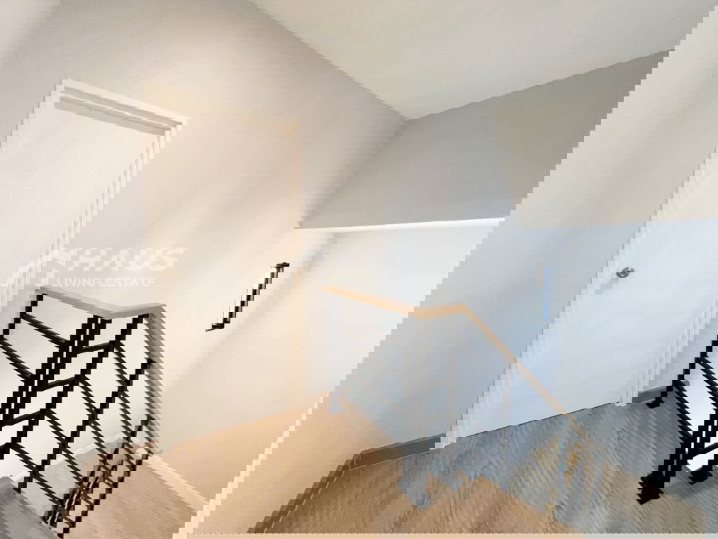 picture Ninya Kanlapaphruek / 4 Bedrooms #HKAL051 - 8/18