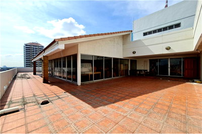 ขายคอนโด : [920071054-298] Penthouse With Big Terrace in Thonglor Area