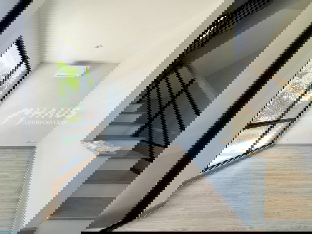 picture Ninya Kanlapaphruek / 4 Bedrooms #HKAL051 - 4/18