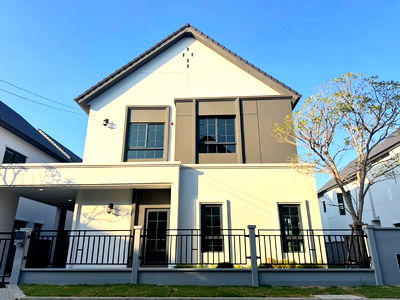 Houses for rent Bang Pu Industrial Estate : For Rent - Centro Bangna , Luxury House 4 bedrooms 4 bathrooms