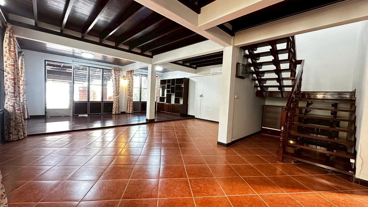 รูป ให้เช่าบ้านเดี่ยว สุขุมวิท 71 พระโขนง ทำเลดีเงียบสงบเป็นส่วนตัว  เลี้ยงสัตว์ได้  (SPSEVE1648) - รูปที่ 10/40