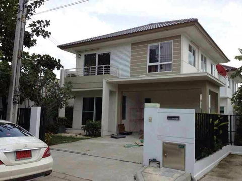 D-H004 House for rent in "Chaiyapruek Ramintra-Wongwaen 2", near Fashion Island.