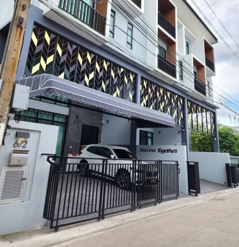 4-bed home office for rent, 300 sqm, 37 sq wah, Lat Phrao