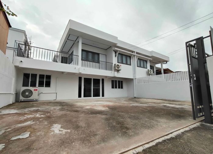 เช่า ให้เช่า ปล่อยเช่า บ้าน โฮมออฟฟิศ โชคชัย4 ลาดพร้าว ราคาถูก สนใจ Line: @951qfbfi