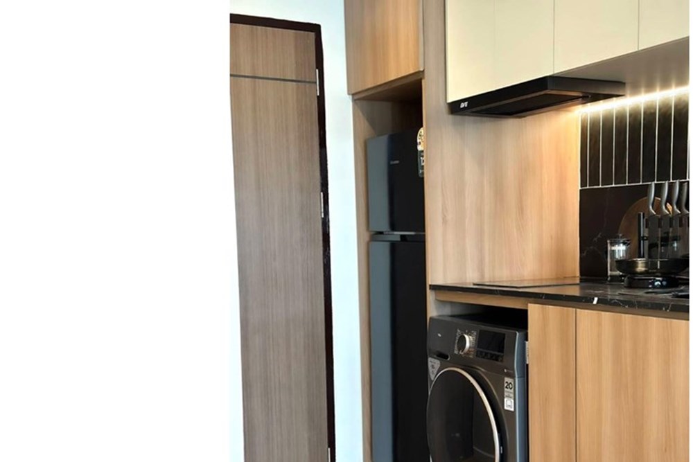 [920211020-2] Luxurious Condo in The Heart Of Chiang Mai - image 3