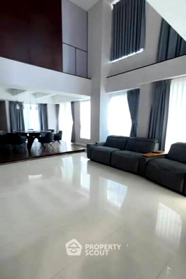 Condos for rent : Pet-Friendly 3-BR 221 Sqm Condo Langsuan Ville Near BTS Ratchadamri (300m) (ID 2597419)