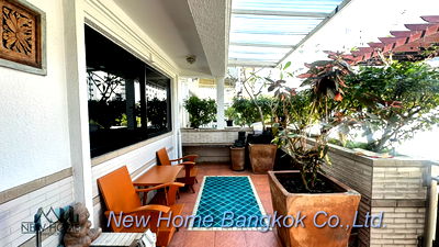 Townhouses for rent The Emquartier :  Townhouse for Rent – Phrom Phong Area | Rare Home-Style Property