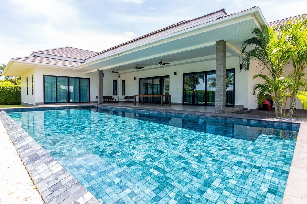 picture [920241013-42] Luxurious Villa in Hua Hin with Pool & Rooftop Terrace - 1/30
