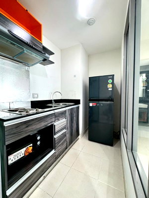 Condos for rent : Voque condo for rent, large unit, near BTS (5-minute walk), quiet condo, convenient transportation.