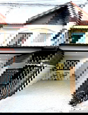 ทาวน์โฮม วิทยาลัยศิลปหัตถกรรมกรุงเทพ : 257AGLE ทาวน์โฮม2ชั้น รีโนเวทใหม่พร้อมเข้าอยู่ ทำเลดีมาก เซ็นทรัลอีสวิลล์ 10นาที 