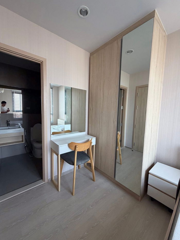 picture Nue Noble Ngamwongwan Nue Noble Ngamwongwan - 2/9