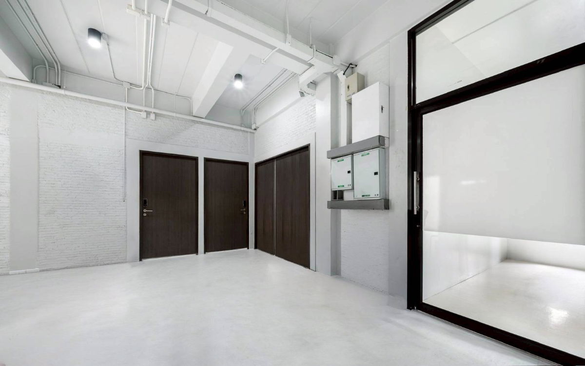 picture Office Building for Rent – Sukhumvit 101/1 , 4-Storey Stand-alone Building with Rooftop - 3/20